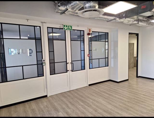 270M² OFFICE TO LET IN CENTURY CITY